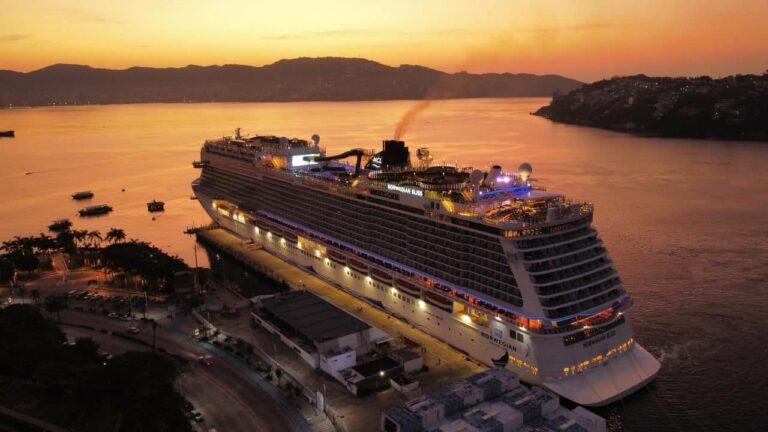 EL SEXTO CRUCERO DE LA TEMPORADA LLEGÓ AL PUERTO DE ACAPULCO CON MÁS DE 5 MIL PERSONAS A BORDO