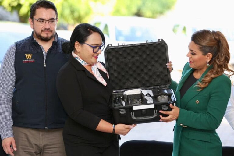 ENTREGA EVELYN SALGADO MÁS DE 20 MDP EN EQUIPAMIENTO PARA FORTALECER A LA COMISIÓN ESTATAL DE BÚSQUEDA DE PERSONAS EN GUERRERO