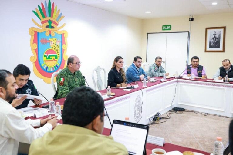 REFUERZA MESA DE COORDINACIÓN TRABAJO CONJUNTO CON LAS AUTORIDADES MUNICIPALES EN TEMAS DE SEGURIDAD EN GUERRERO