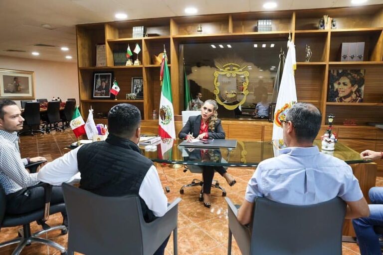 LA GOBERNADORA EVELYN SALGADO PINEDA CON SU EQUIPO DE TRABAJO AFINÓ LOS DETALLES DE LOS PREPARATIVOS PARA LA GALA DE PIROTECNIA EN LOS DESTINOS TURÍSTICOS DE GUERRERO