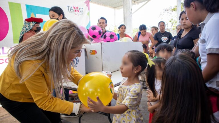 Llega la Magia de los Reyes Magos a la comunidad de Taxco el Viejo