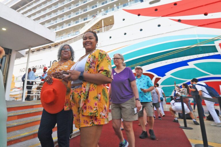 Arriba el crucero Norwegian Joy; el segundo del año