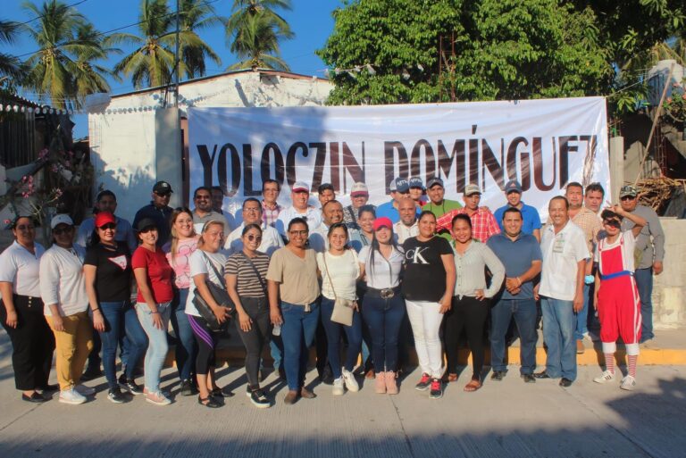 ¡CONTINUAMOS REPARTIENDO AMOR Y FELICIDAD A LOS REYES DEL HOGAR, AHORA EN EL DISTRITO 07 LOCAL DE ACAPULCO! 👑