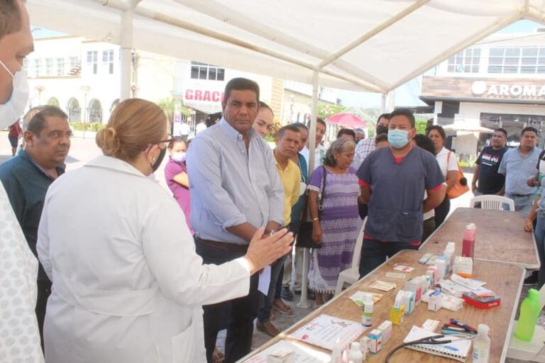 Inaugura el Presidente municipal Efrén Adame Montalván, la primera jornada médica, que trae la IX Zona Militar de la Secretaria de la Defensa Nacional