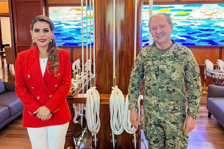 Apoya SEMAR en limpieza y desazolve de la Laguna de Tuxpan de Iguala