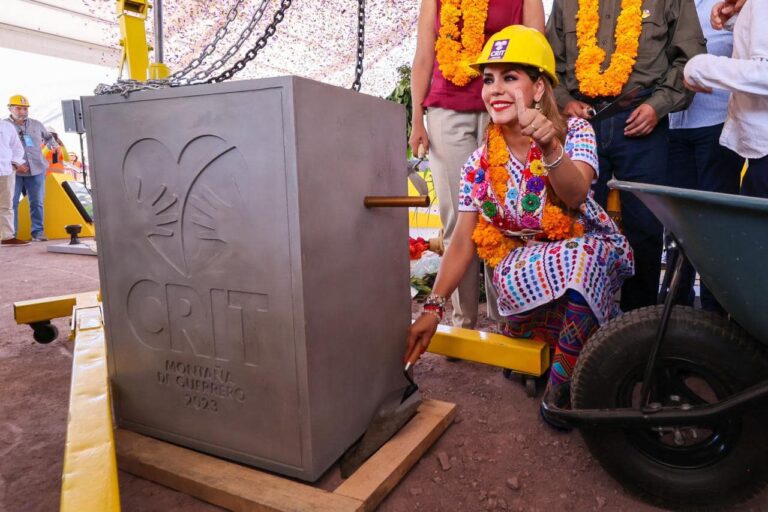 COLOCAN PRIMERA PIEDRA DEL CRIT DE LA MONTAÑA EN EL MUNICIPIO DE TLAPA