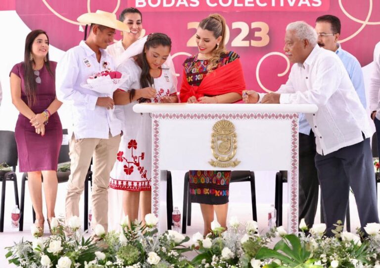 CELEBRA GOBERNADORA EVELYN SALGADO BODAS COLECTIVAS EN DÍA DEL AMOR Y LA AMISTAD EN CHILPANCINGO