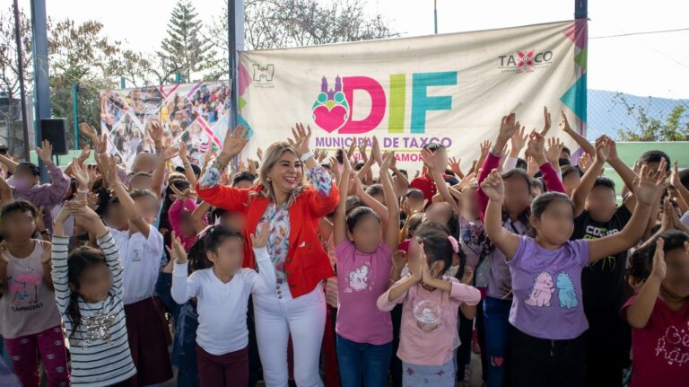 La Sra. Estela Villa de Figueroa lleva en el corazón la sonrisa de cada Niño Taxqueño