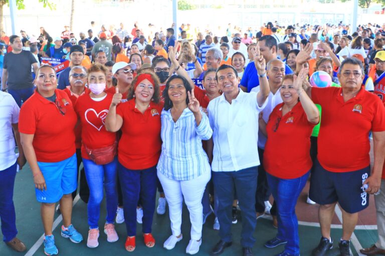 Inaugura Abelina López juegos deportivos de la sección XIV del SUSPEG