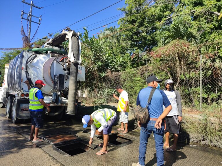 Trabajos de desazolve en La Venta al 60 por ciento: Juárez Amador