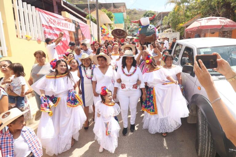 Entrega Abelina López, obras por más de 4 mdp en el km 30