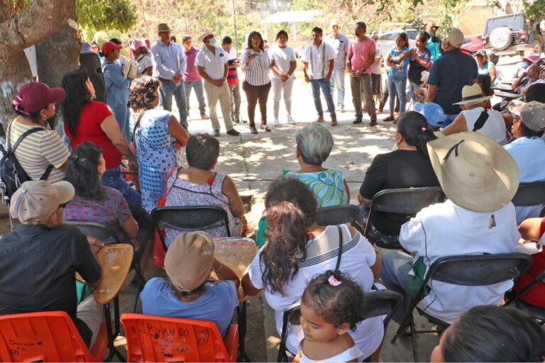 Inaugura Abelina López, obra integral en Llano Largo