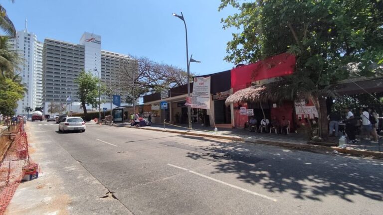 GOBIERNO DE EVELYN SALGADO INTERVIENE EN CONFLICTO LABORAL Y EVITA UN BLOQUEO EN LA COSTERA MIGUEL ALEMÁN