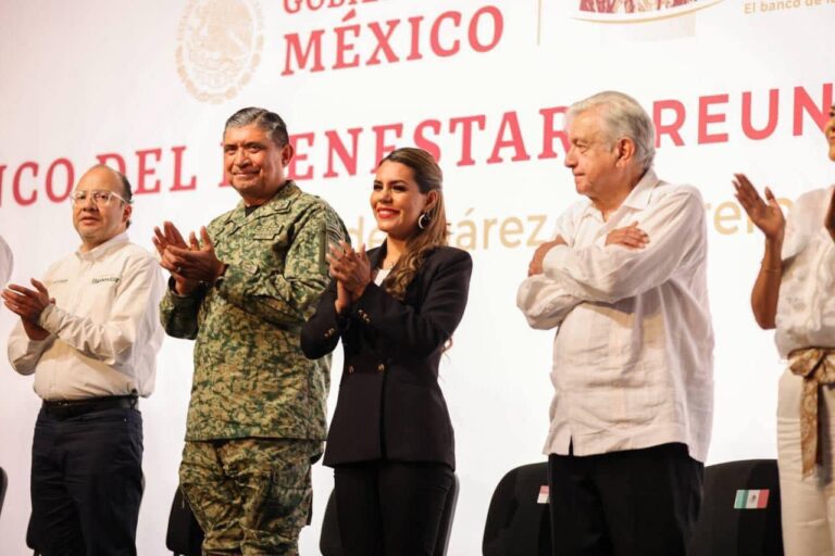 ENCABEZA EVELYN SALGADO Y EL PRESIDENTE LÓPEZ OBRADOR REUNIÓN DEL BANCO DE BIENESTAR EN ACAPULCO