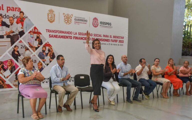 Hoy con este acto de justicia de nuestra mandataria estatal, de voltear a ver que se les pague a los jubilados y pensionados: C.P Adela Hernández Angelito, secretaria general del SUSPEG