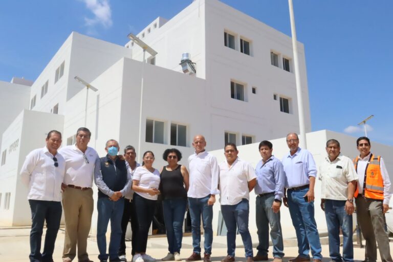 INSABI y SSG recorren la construcción del Nuevo Hospital de Ayutla de los Libres