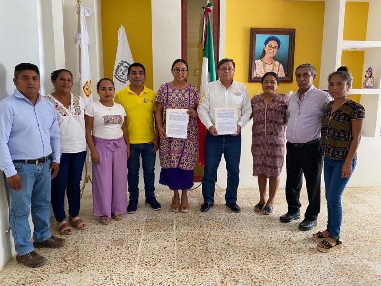 Firma la SEMAREN Guerrero convenio con el municipio de Tlacoachistlahuaca