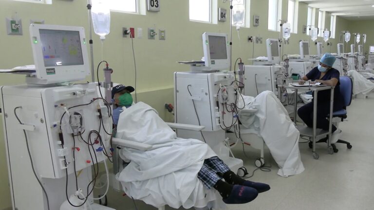 La SSG anuncia la puesta en operación de dos clínicas más de Hemodiálisis en Ometepec y Chilpancingo