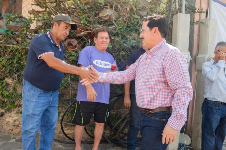 EL PRESIDENTE MARIO FIGUEROA MUNDO HACE ENTREGA DE LA CONSTRUCCIÓN DE DRENAJE SANITARIO EN LA LOCALIDAD DEL CEDRITO