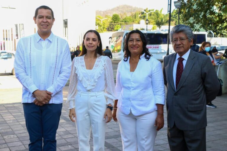 Participa Abelina López en ceremonia por Aniversario del Natalicio de Benito Juárez García