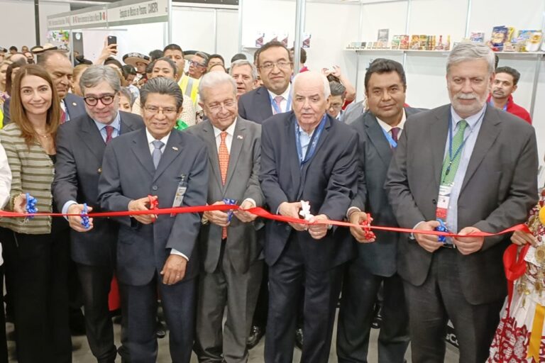 Inauguran pabellón de México en Expocomer 2023