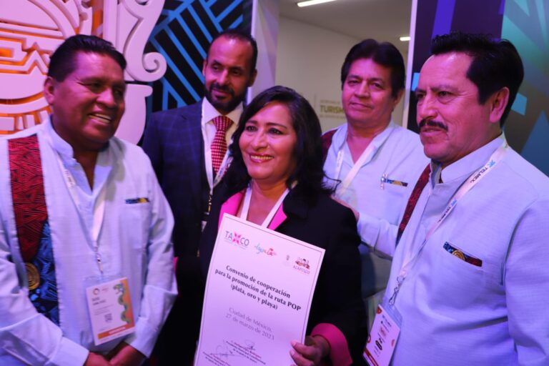 Recorre delegación de Acapulco el Tianguis Turístico invitando a próxima edición