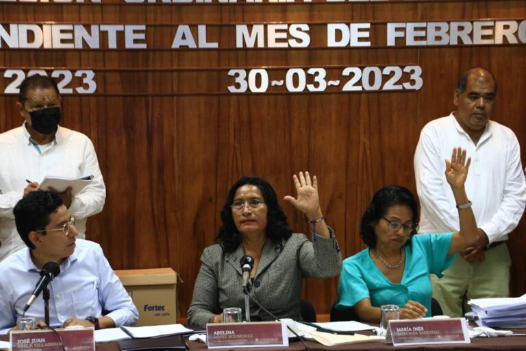 Encabeza Abelina López, Segunda Sesión de Cabildo de febrero