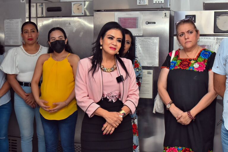 Norma Otilia Hernández visita la Secretaría de Salud Municipal donde las y los trabajadores agradecen designación del nuevo encargado