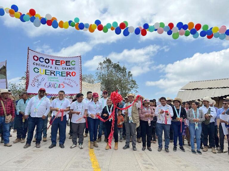 INAUGURAN EN COCHOAPA EL GRANDE CUATRO CAMINOS ARTESANALES