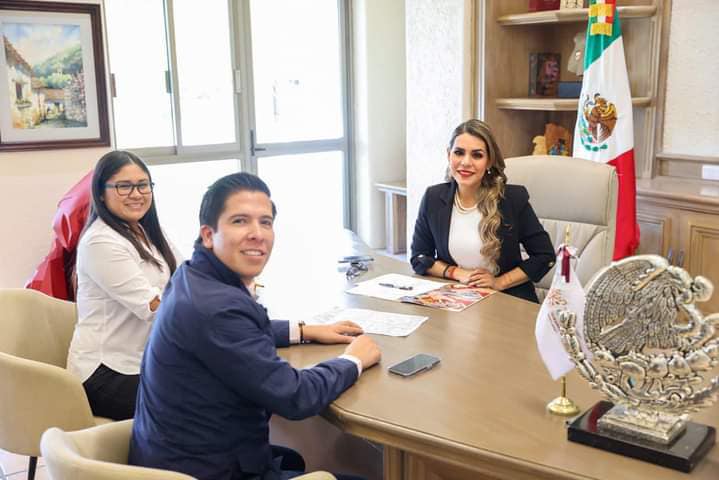 LA GOBERNADORA EVELYN SALGADO PINEDA CON LA SECRETARIA DE LA JUVENTUD Y LA NIÑEZ, JESSICA MALDONADO MORALES