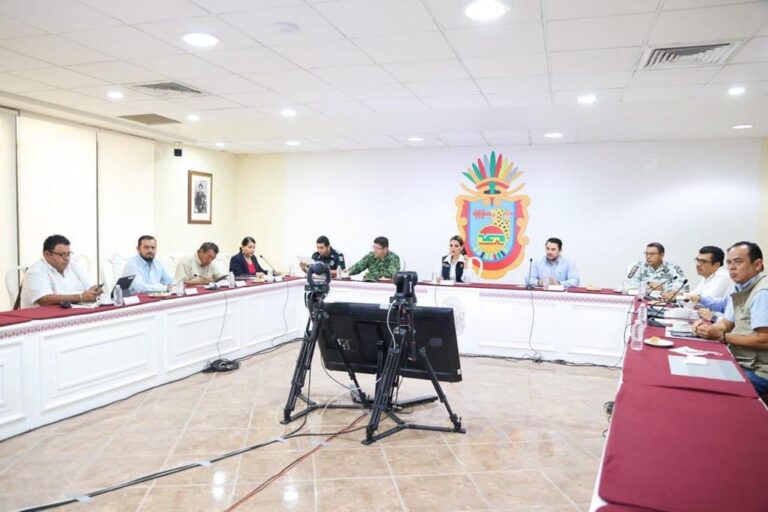 ENCABEZA LA GOBERNADORA EVELYN SALGADO PINEDA LA REUNIÓN DE LA MESA DE COORDINACIÓN PARA LA CONSTRUCCIÓN DE LA PAZ