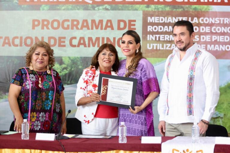 FIRMA EVELYN SALGADO CONVENIO PARA EL ARRANQUE DEL PROGRAMA DE PAVIMENTACIÓN DE CAMINOS RURALES 2023
