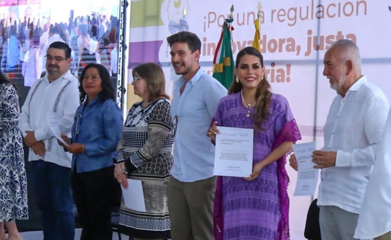 “LA SALUD NO PUEDE SER UN NEGOCIO, LA SALUD DEBE SER UN DERECHO”: EVELYN SALGADO