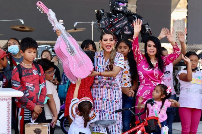 “LAS NIÑAS Y LOS NIÑOS SON EL MOTOR QUE NOS MOTIVA A TRABAJAR POR LA CONSTRUCCIÓN DE UN MEJOR GUERRERO”: EVELYN SALGADO