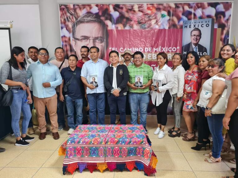 Reciben con entusiasmo presentación del libro de Marcelo Ebrard “El Camino de México” en la Costa Grande, zona Norte y la Montaña de Guerrero