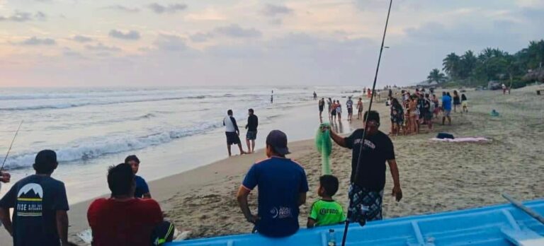 Llenan turistas playas del municipio de La Unión