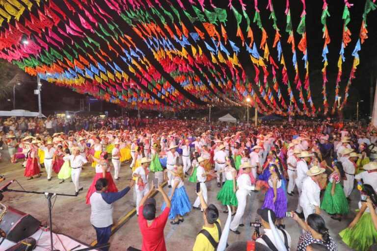 Inaugura Abelina López, Jolgorio Acapulqueño 2023