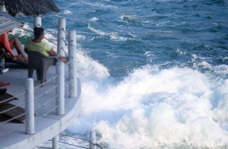 Mar de fondo afectará playas de Acapulco