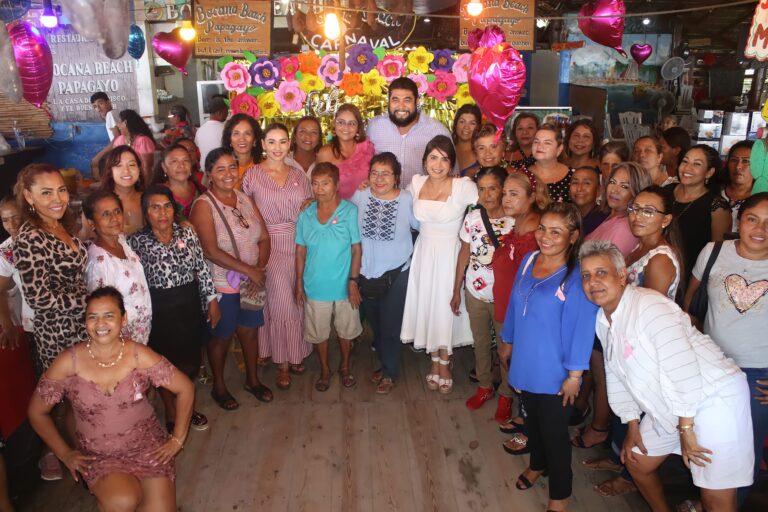 Diputada Yoloczin Dominguez Serna, continua celebrando a las mamás, asiste al festejo de Promotora de Playas