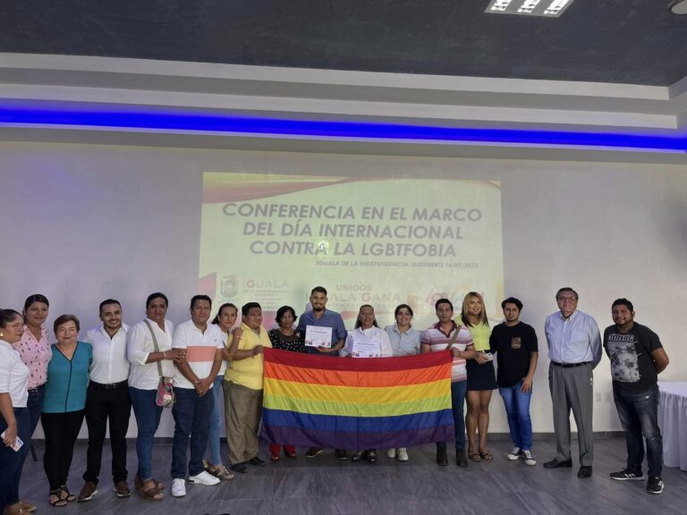 CDHEG CAPACITA A SERVIDORAS Y SERVIDORES PÚBLICOS DEL H. AYUNTAMIENTO DE IGUALA EN TEMAS LGBTTTIQ+