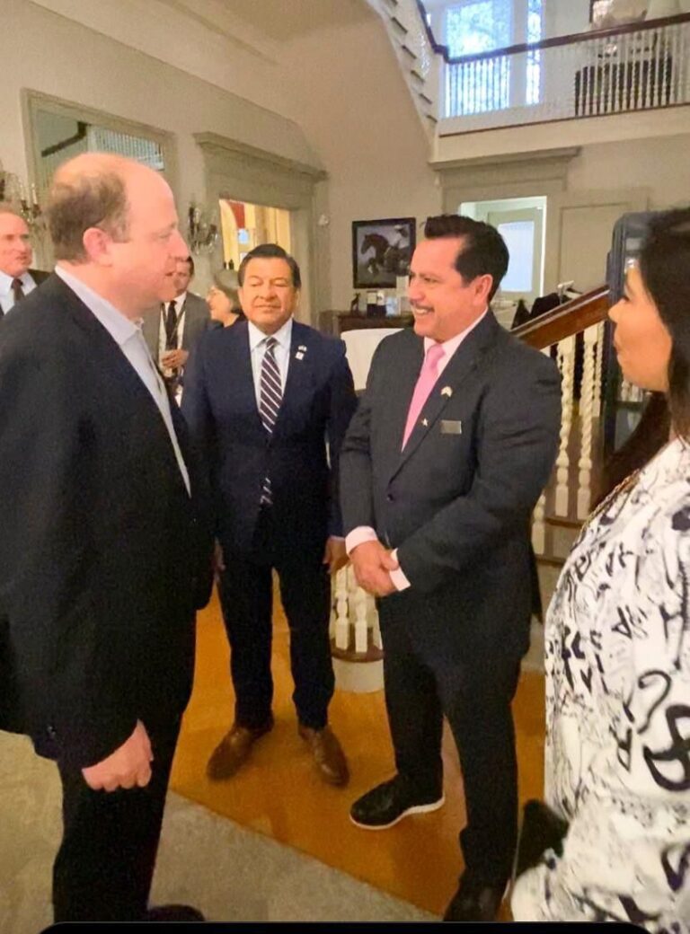 TAXCO de Alarcón participa activamente en La Primera Cumbre de Ciudades de Las Americas en Denver, Colorado. EU