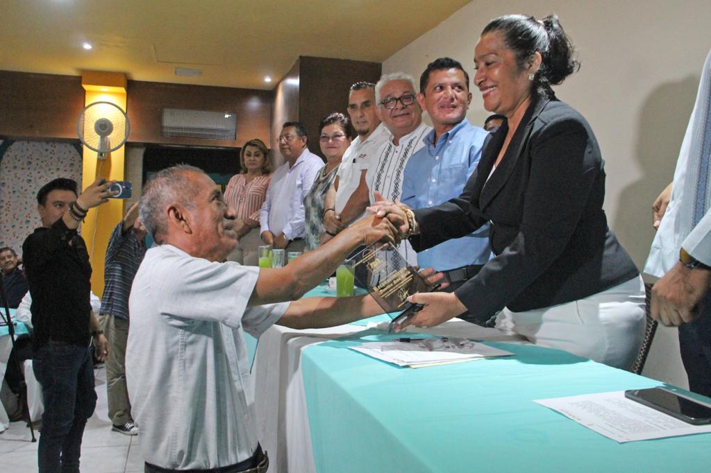 Reconoce Abelina López a periodistas en el Día Mundial de la Libertad ...