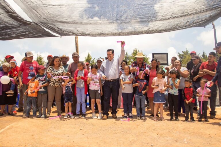 MARIO FIGUEROA MUNDO PRESIDENTE DE TAXCO EN GIRA DE TRABAJO ENTREGÓ LA CONSTRUCCIÓN DE UNA OLLA DE ALMACENAMIENTO PARA CAPTACIÓN DE AGUA PLUVIAL EN LA VECINA COMUNIDAD DE “EL CUCHARILLO”