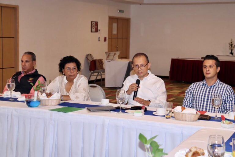 Cerrar brechas entre las instituciones que prestan servicios de salud, es sin duda, el camino correcto: Ibarez Castro