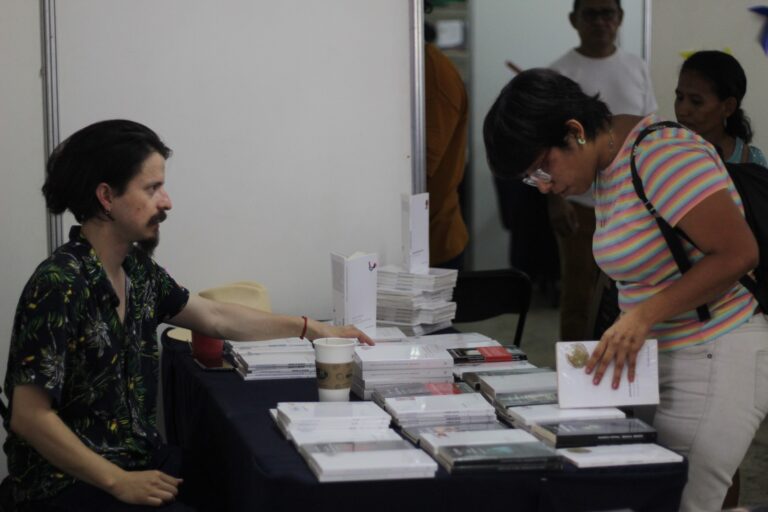 Disfrutan ciudadanos actividades de la FILA 2023