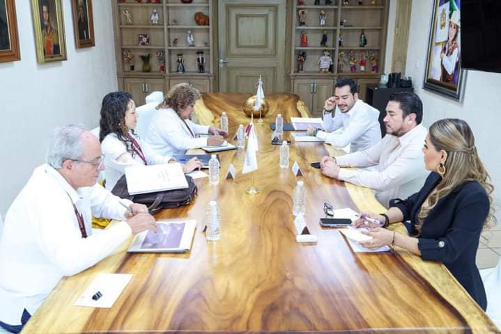 La gobernadora Evelyn Salgado Pineda recibió en Guerrero al titular del Instituto de Administración y Avalúos de Bienes Nacionales , Víctor Julián Martínez Bolaños