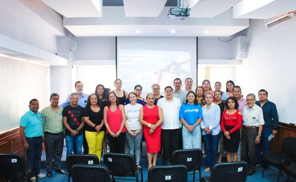 PRESIDENTA DE LA CDHEG CLAUSURA CAPACITACIÓN EN MATERIA DE DEFENSA DE LAS NIÑAS, NIÑOS Y ADOLESCENTES, EN COORDINACIÓN CON LA UNICEF