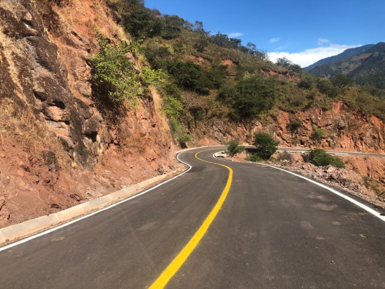 Pavimentó Cicaeg una primera etapa del camino Nanzintla-Platanillo en el municipio de Quechultenango, se invirtieron más de 14 MDP