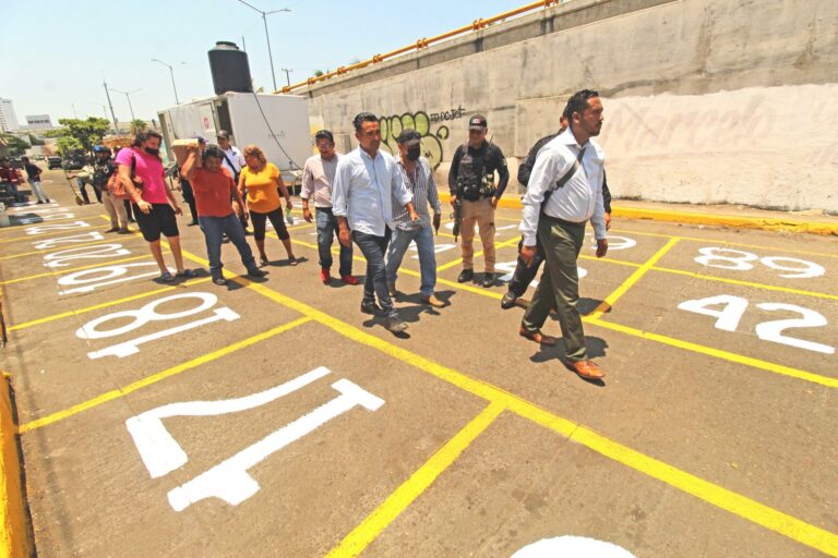 Inicia censo de locatarios afectados por incendio