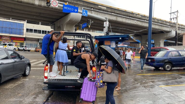 Brinda gobierno de Abelina López Rodríguez servicio de traslado a ciudadanos
